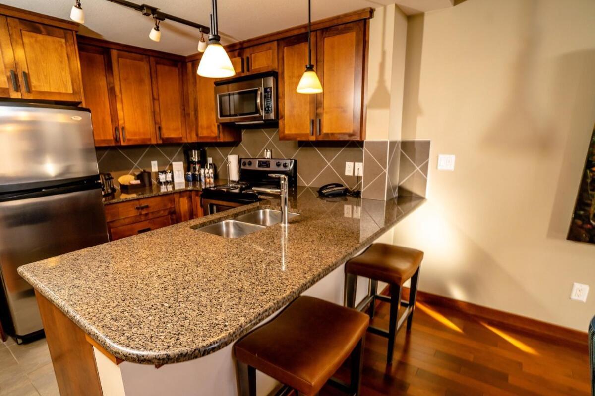 The Raven Suite At Stoneridge Mountain Resort Canmore Eksteriør billede